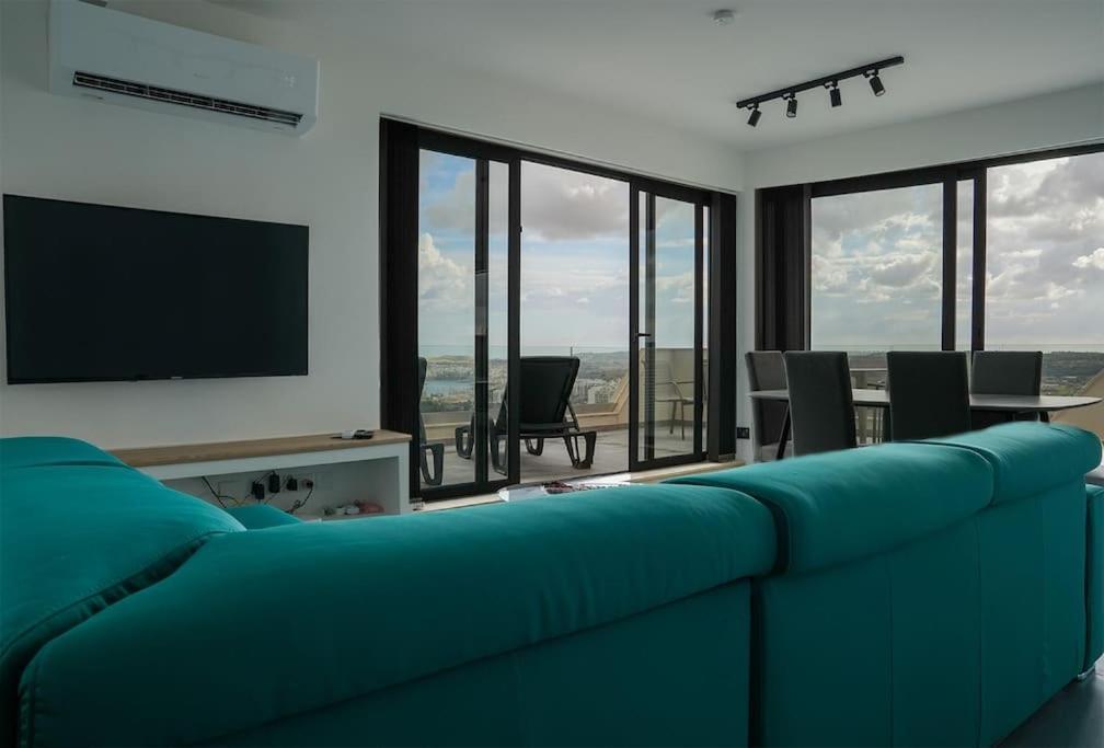 شقة Lux Sea&Country Views With Pool المليحة المظهر الخارجي الصورة
